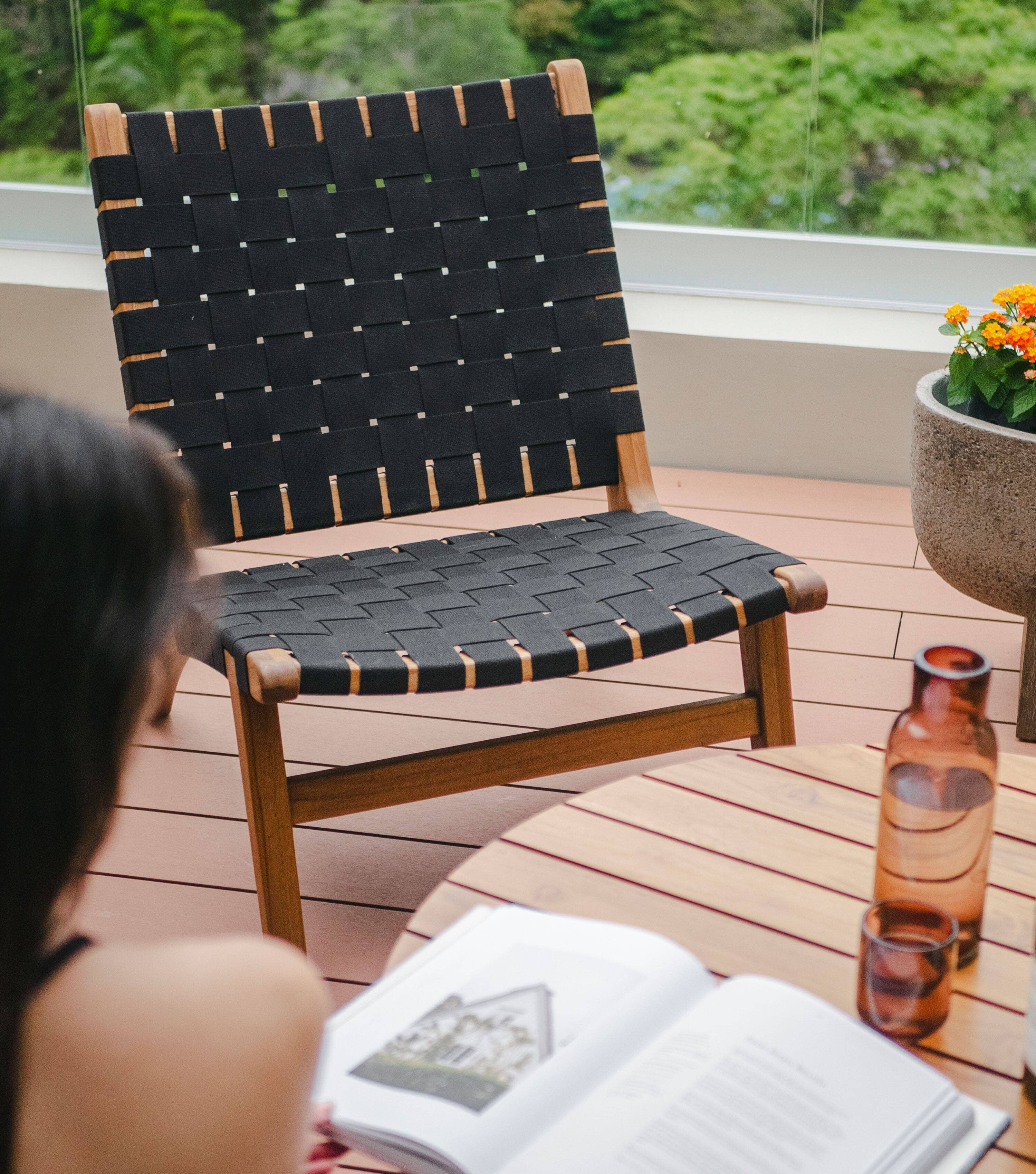 Sealed / Black Outdoor Straps