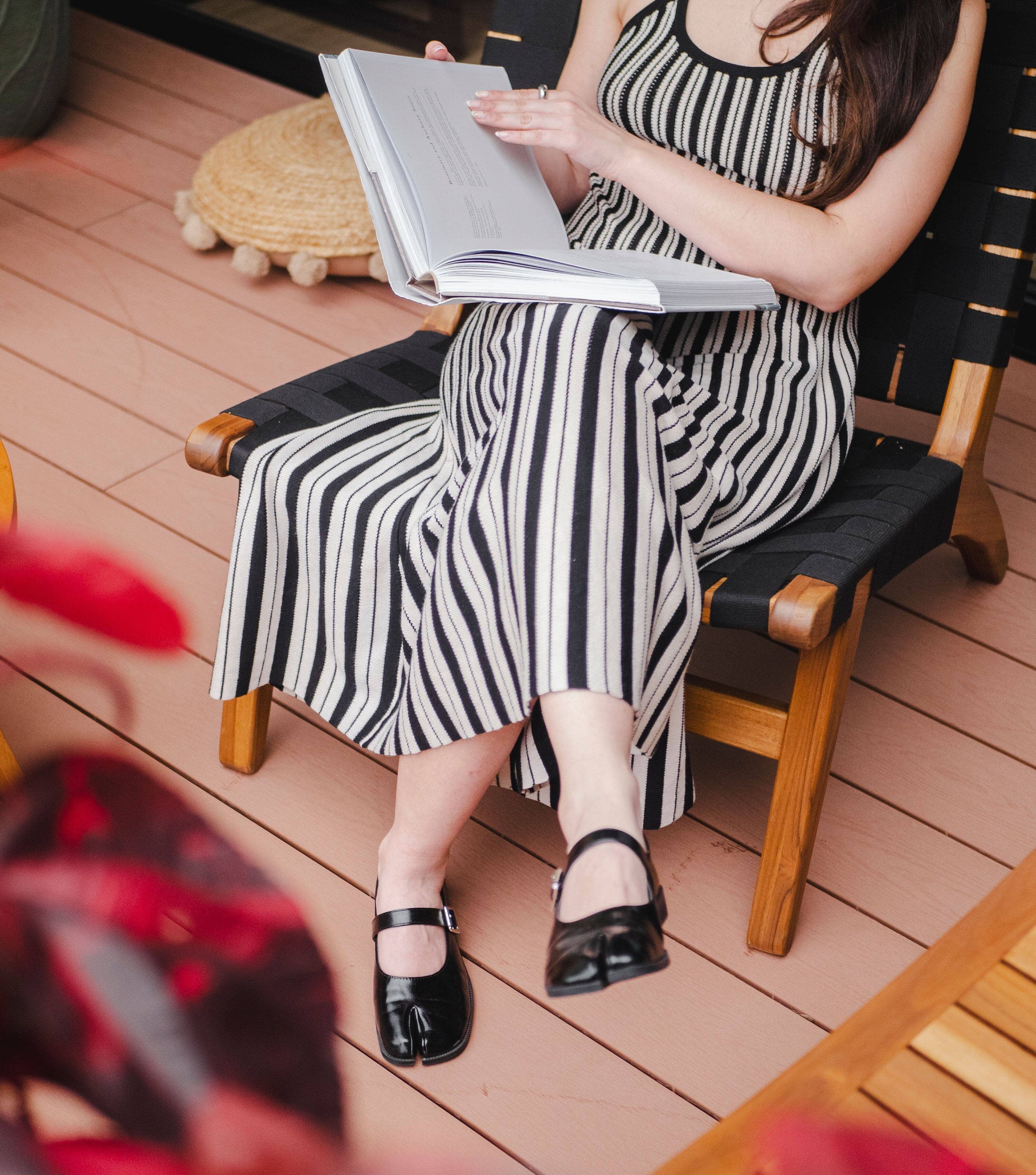 Sealed / Black Outdoor Straps