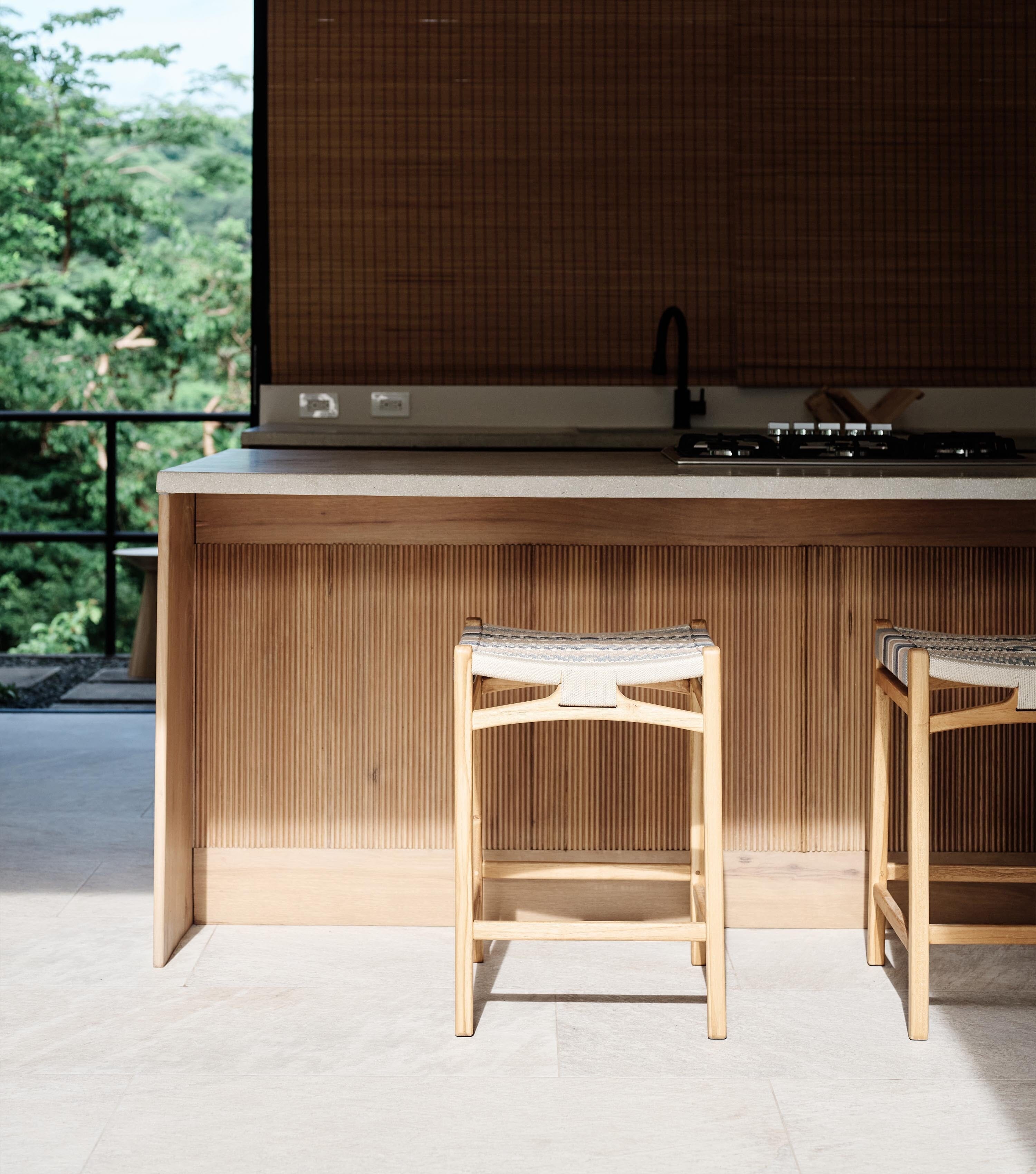 Natural / Serena / Counter