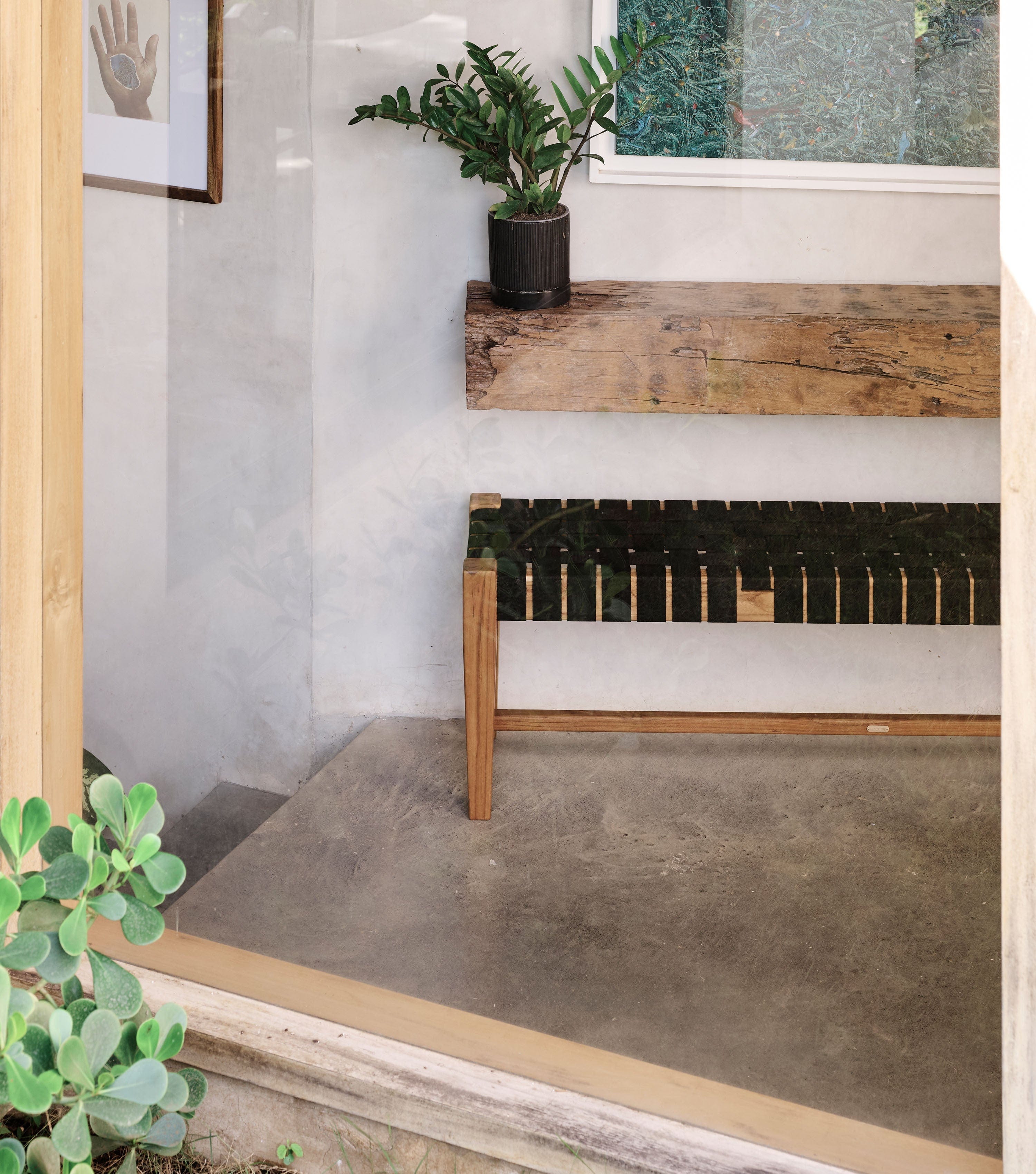 Sealed / Black Outdoor Straps / 59