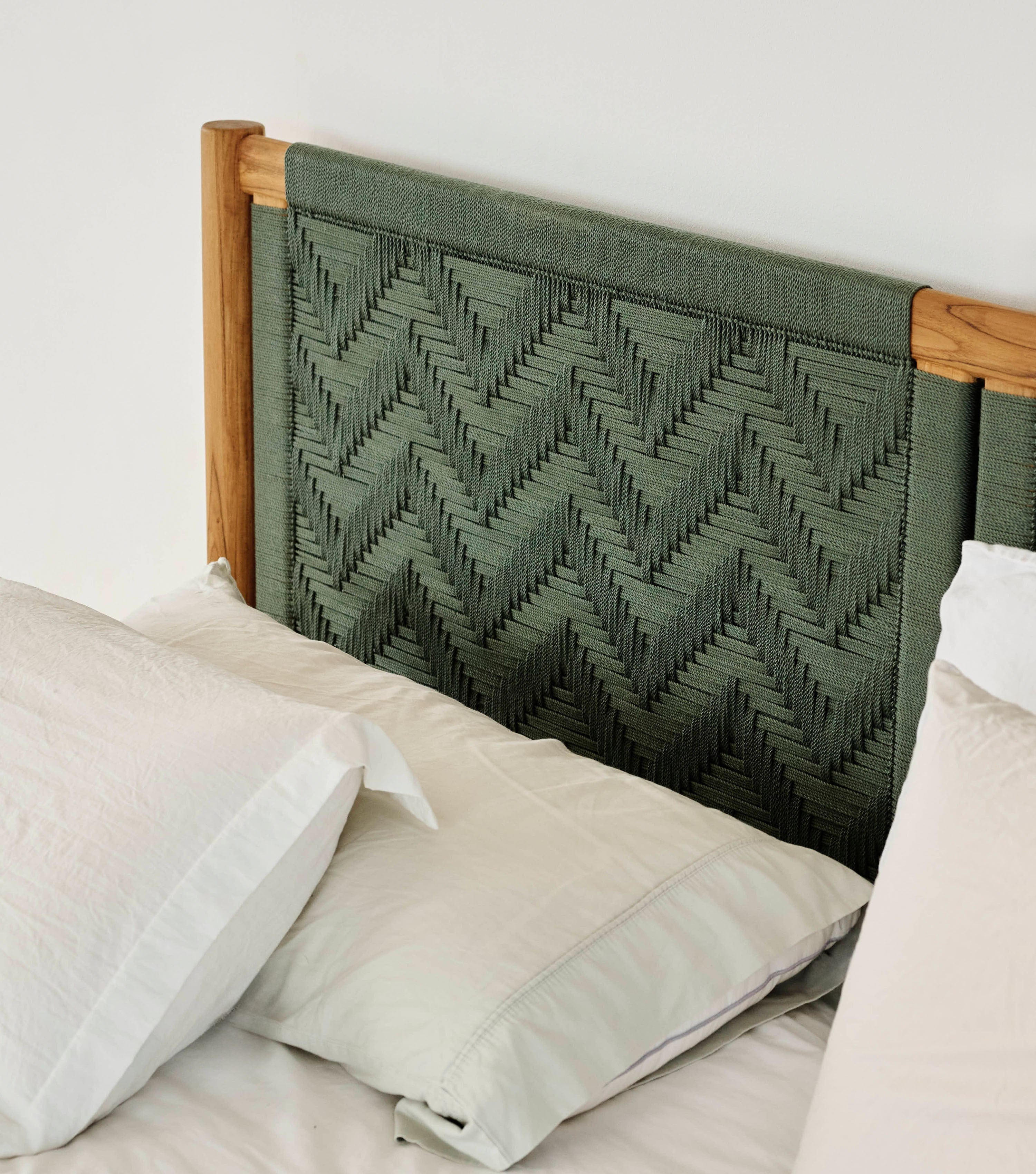 Natural  / Basil Chevron Cord / Queen